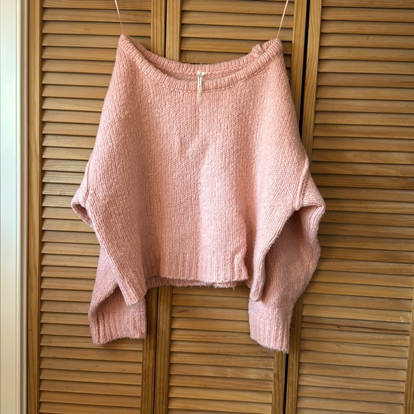 ANTHROPOLOGIE light rose cropped acrylic and wool sweater, excell cond. Size M. - Picture 1 of 7